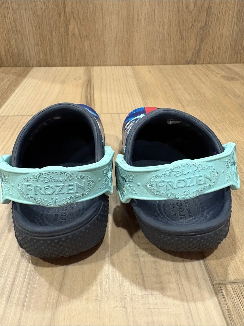 Frozen Anna & Elsa Kids' Clog Croc Shoes in Navy & Light Blue Sisters size C5